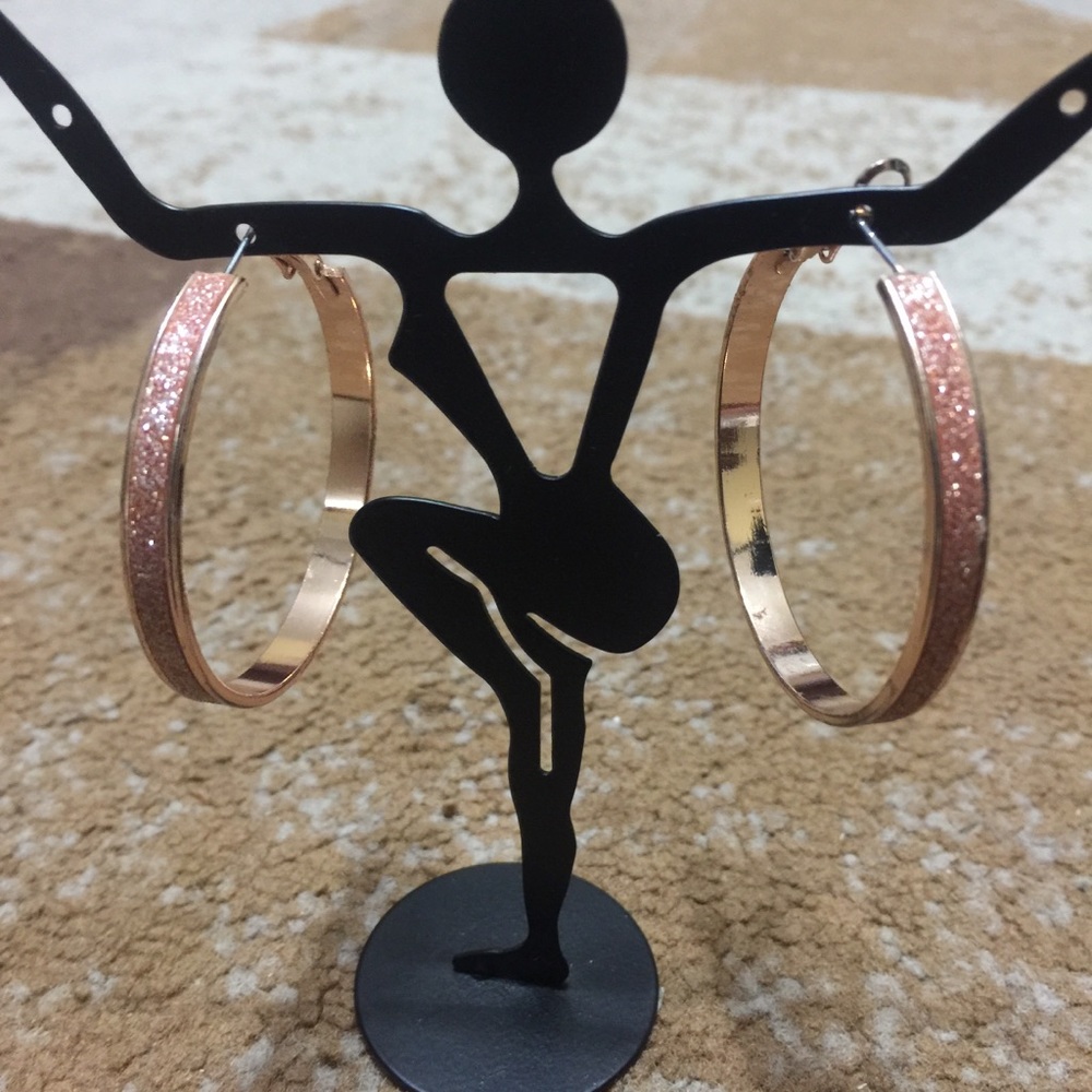 Beautiful Fashion earrings - Rose gold color